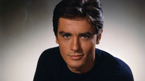 Un ícono del cine y la moda: Alain Delon dejó una huella dentro y fuera del set de filmación.