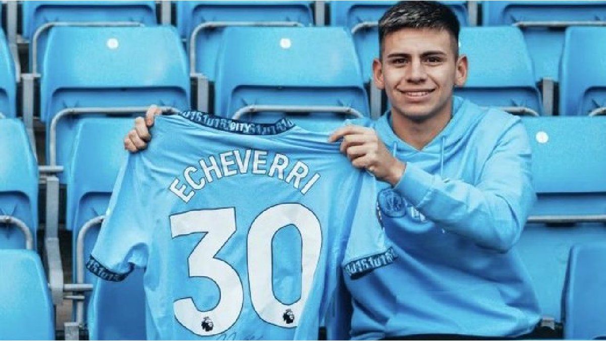 Claudio Echeverri was presented as a reinforcement of Manchester City: when would he debut