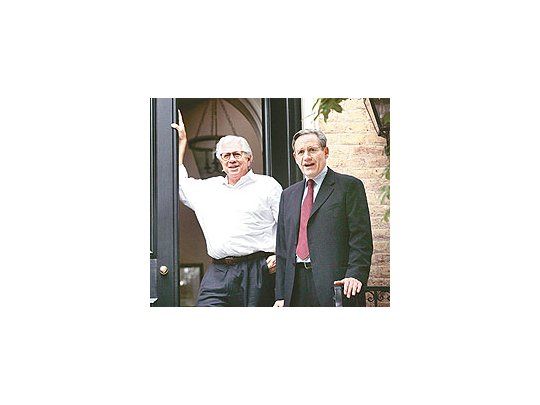 CarlBernstein yBobWoodward,los periodistasquedestaparonel casoWatergate,se encontraronayeren la casadel segundoen Washington.