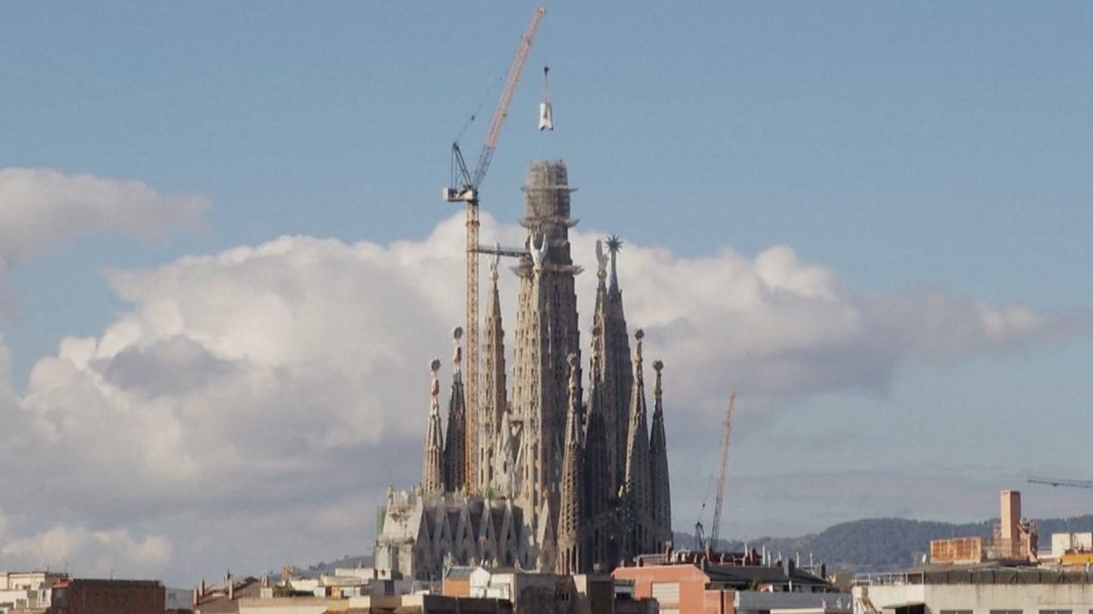 La Sagrada Familia alcanzó los 162 metros de altura y es la iglesia más alta el mundo La Sagrada Familia alcanzó los 162 metros de altura y es la iglesia más alta el mundo