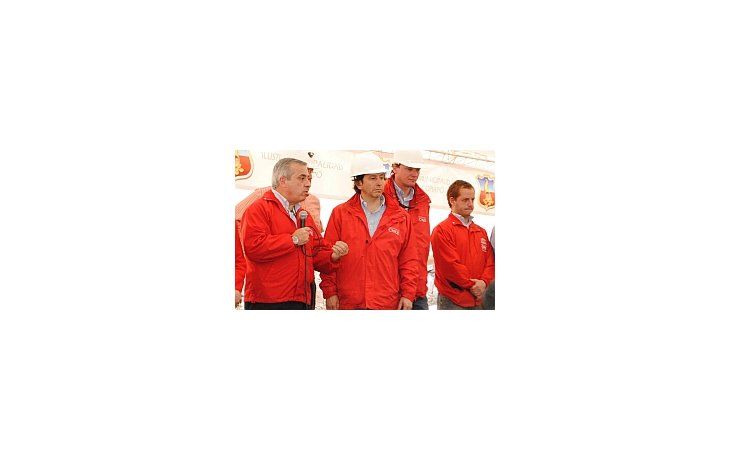 El ministro de salud chileno, Jaime Mañalich, aseguró que el estado de los mineros, que ya están en la superficie, es alentadora