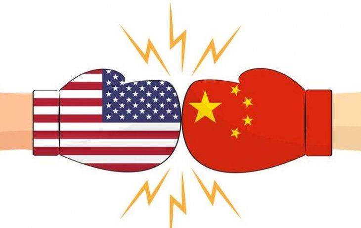 Por avance de una ley en los Estados Unidos, las principales acciones chinas acusaron el golpe con importantes bajas en sus cotizaciones.&nbsp;
