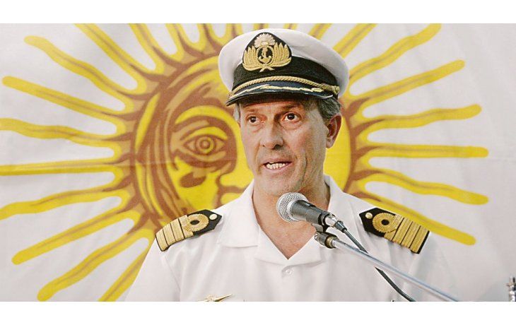 ámbito.com | Malas noticias. El vocero de la Armada, Enrique Balbi, anunciaba ayer la confirmación de una explosión en el mismo área donde el San Juan se comunicó por última vez con tierra.