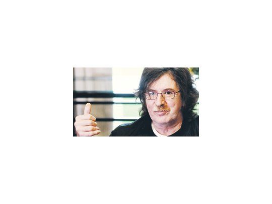 Además de las visitas internacionales para todos los gustos, entre las ofertas locales se destaca el regreso de Charly García al estadio de River a 20 años de su última actuación allí.