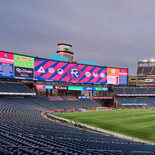 La pantalla LED de alta definición del Boston Stadium mide 2.044 metros cuadrados, la más grande del país en un recinto al aire libre. La pantalla LED de alta definición del Boston Stadium mide 2.044 metros cuadrados, la más grande del país en un recinto al aire libre.