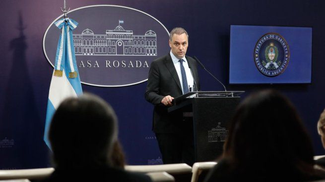 La justicia avanza en la causa que investiga a Adorni por su patrimonio.