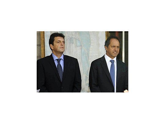 El gobernador cuestionó al líder del FR por sus críticas a la Casa Rosada.