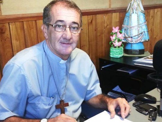 El obispo de Posadas, Juan Ramón Martínez.