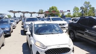 éxodo. El desvío de consumo fronteras afuera afecta a los comercios del litoral uruguayo.