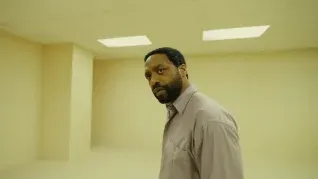 La película está protagonizada por el actor nominado al Oscar Chiwetel Ejiofor. La película está protagonizada por el actor nominado al Oscar Chiwetel Ejiofor.