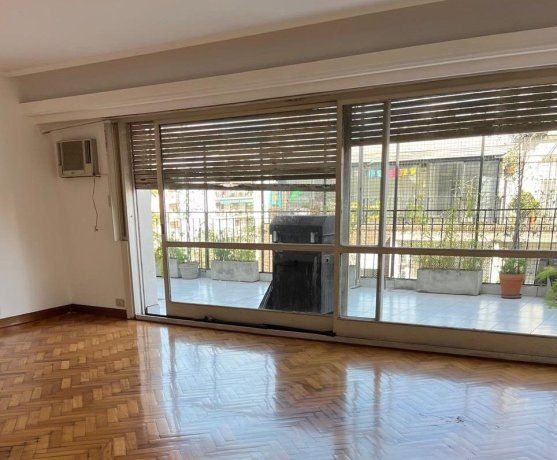 Departamento con balcón corrido propio como parte de la oferta para alquilar en CABA Departamento con balcón corrido propio como parte de la oferta para alquilar en CABA