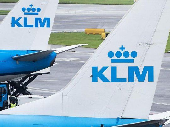 KLM y Air France ratificaron sus operaciones en Argentina a pesar de la crisis económica por la que atraviesa el país y mantendrán sus dos servicios diarios entre Buenos Aires y Ámsterdam y París respectivamente y los&nbsp;vuelos, también diarios, entre Buenos Aires y Santiago de Chile de KLM.