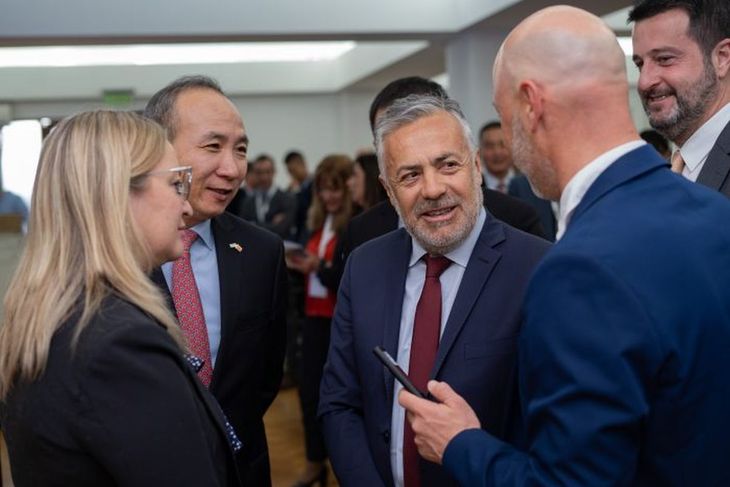 Alfredo Cornejo recibió a funcionarios y empresarios de China en el ciclo Alfredo Cornejo recibió a funcionarios y empresarios de China en el ciclo