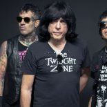 El show incluirá himnos como “Blitzkrieg Bop”, “I Wanna Be Sedated” y “Sheena Is a Punk Rocker”, además de temas propios y sorpresas para el público argentino. El show incluirá himnos como “Blitzkrieg Bop”, “I Wanna Be Sedated” y “Sheena Is a Punk Rocker”, además de temas propios y sorpresas para el público argentino.