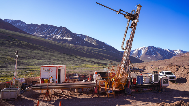 La agrupación de empresas exploradoras insistió en que un marco fiscal competitivo, un sistema de recupero eficiente y la inclusión de todos los minerales estratégicos a retenciones cero.