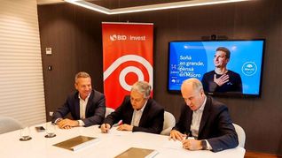 De izquierda a derecha: Jorge Scarinci,Gerente de Finanzas de Banco Macro, Santiago Portais, Gerente de EntidadesFinancieras, y Sergio Lew, CIO de BID Invest. De izquierda a derecha: Jorge Scarinci,Gerente de Finanzas de Banco Macro, Santiago Portais, Gerente de EntidadesFinancieras, y Sergio Lew, CIO de BID Invest.