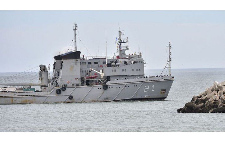 El buque ARA Puerto Argentino se suma a la búsqueda del submarino junto con un robot ruso
