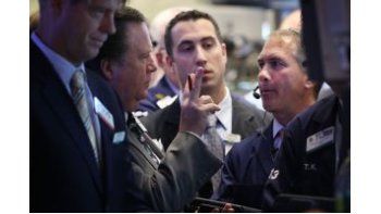 Wall St. borró ganancias tras suspensión de partido de fútbol