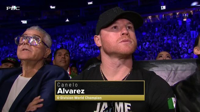 Saúl Canelo Álvarez se hizo presente en el T-Mobile Arena para apoyar a Jaime Munguía, en la misma velada que encabezaba David Benavidez. El ex campeón el mundo resultó abucheado por los fans del Monstruo Mexicano.