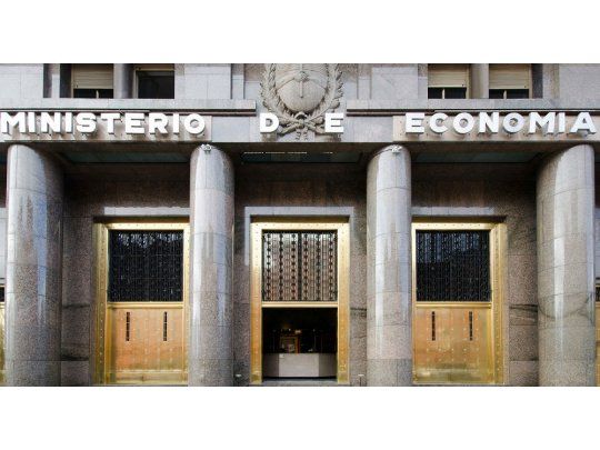 El déficit primario se redujo 47% en octubre (pago de intereses saltaron 88%)