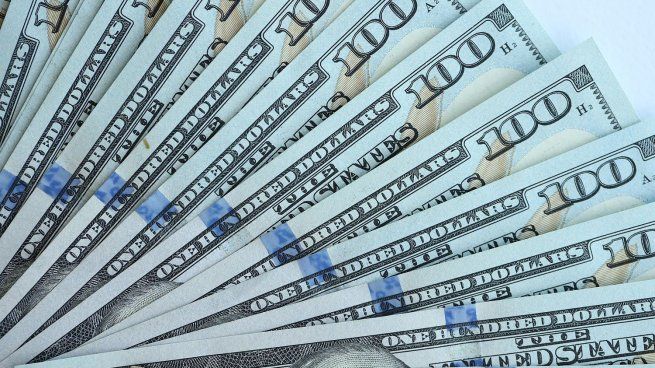 Una economista analizó que sucederá con el dólar en los próximos meses.