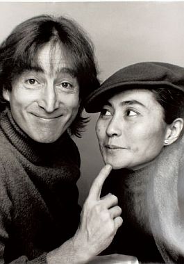 John y Yoko felices ante la cámara.