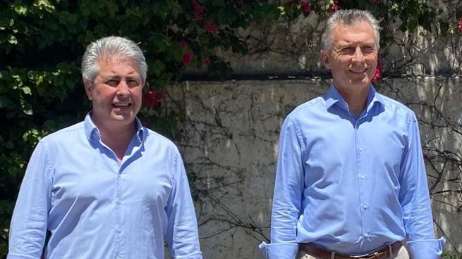 Javier Martínez, intendente PRO de Pergamino, junto a Mauricio Macri. 
