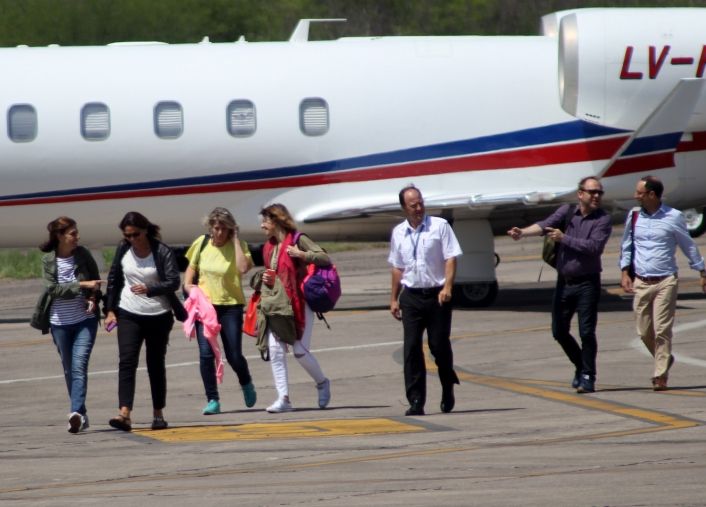 Cambiemos llegó con 15 aviones privados en Jujuy (foto 14)