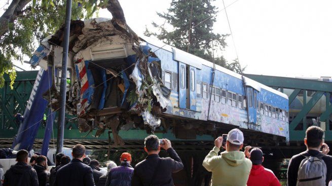 Los trenes y vagones afectados han sido retirados para inspección.