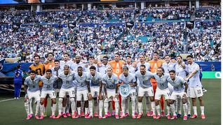 El plantel de Uruguay es casi siete veces más caro que el de Cabo Verde. El plantel de Uruguay es casi siete veces más caro que el de Cabo Verde.