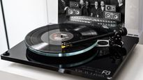 Uno de los discos elegidos es Sesiones ION, del sexteto de jazz Escalandrum. liderado por Pipi Piazzolla, a siete años de su lanzamiento en CD.