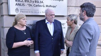 El ministro de Salud, Ginés González García, visitó este sábado el Instituto Malbrán.&nbsp;