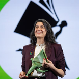 Samanta Schweblin ganó el Premio Aena de Narrativa en Barcelona. Samanta Schweblin ganó el Premio Aena de Narrativa en Barcelona.