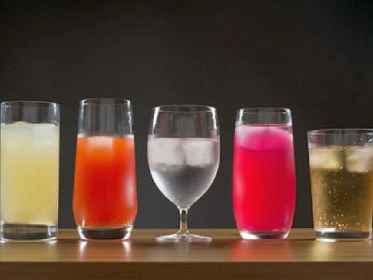 Agua Tragos Bebidas Alcohol.jpg