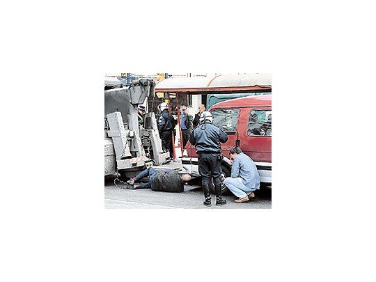 Se realizóayer en elcentroporteño ungran operativoparacontrolar lashabilitacionesde losmicros depasajeros ycharters.