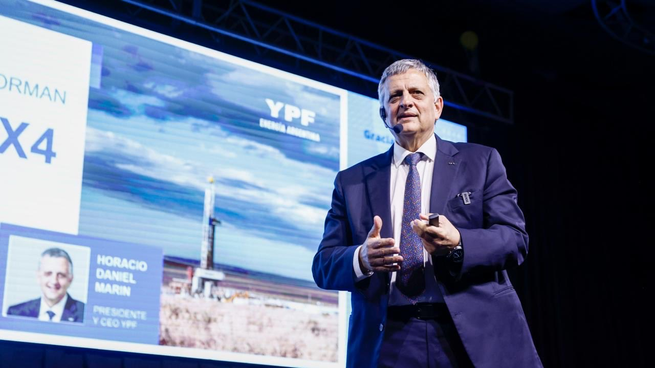 El presidente de YPF analizó la dinámica de los precios de los combustibles.