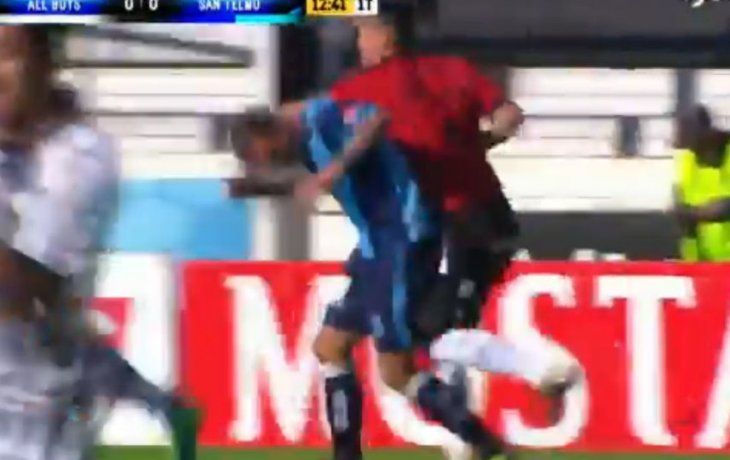 El escandaloso penal que no le cobraron a San Telmo en la final por el ascenso