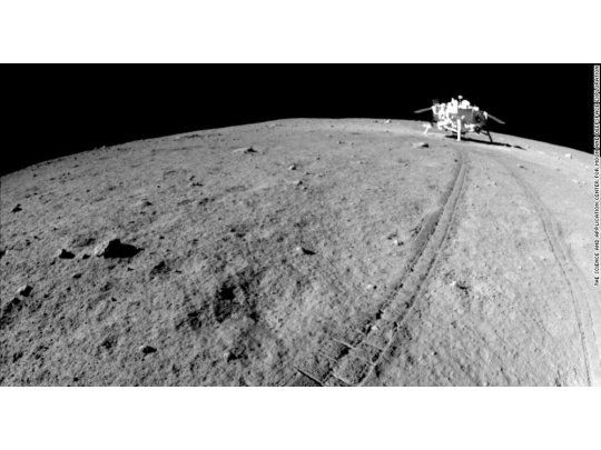 Una compañía enviará a dos personas a la luna el año próximo