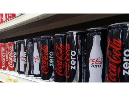 Bebidas light impulsan ventas de Coca-Cola, que superó estimaciones de Wall Street