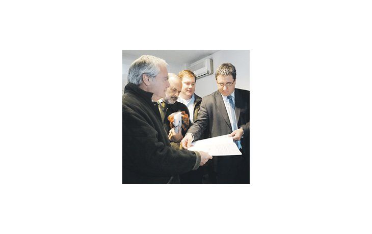 La oposición estuvo representada por Federico Pinedo (PRO) y Eduardo Amadeo (Peronismo Federal). La UCR y el FAP no participaron. Rodrigo Saldaña los recibió en la inmobiliaria de Recoleta.