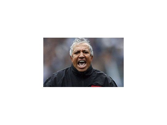 Américo Rubén Gallego arregló para dirigir a Colo Colo y percibirá el sueldo más alto en la historia del fútbol chileno.