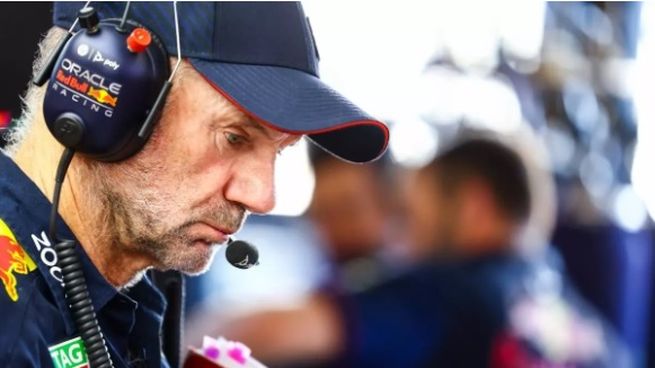 La escudería británica Aston Martin estaría detrás de conseguir la incorporación de Adrian Newey, uno de los mejores ingenieros de la Fórmula 1, desde hace dos decadas en Red Bull.