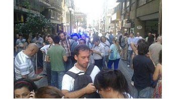 Decenas de trabajadores espera una resolución judicial que defina la legalidad de la intervención. (foto: gentileza César Ferri)