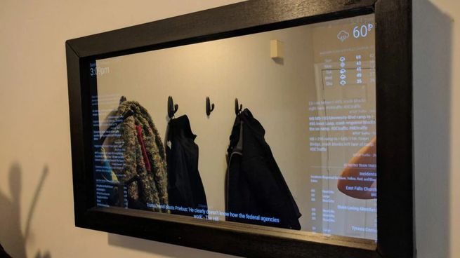 El Smart Magic Mirror de Sylvox fusiona televisor y espejo en un diseño resistente al agua, ideal para baños modernos y espacios recreativos.