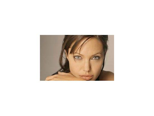 Angelina Jolie fue hospitalizada