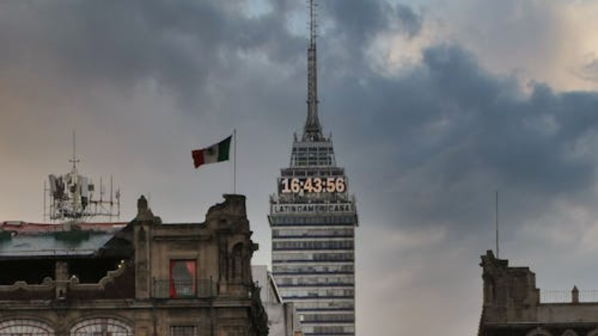 Clima en CDMX: cielo nuboso, 32°C y calidad del aire poco saludable este viernes — image 1