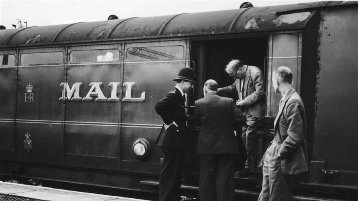 The almost perfect robbery of the London postal train and with a loot of 60 million dollars