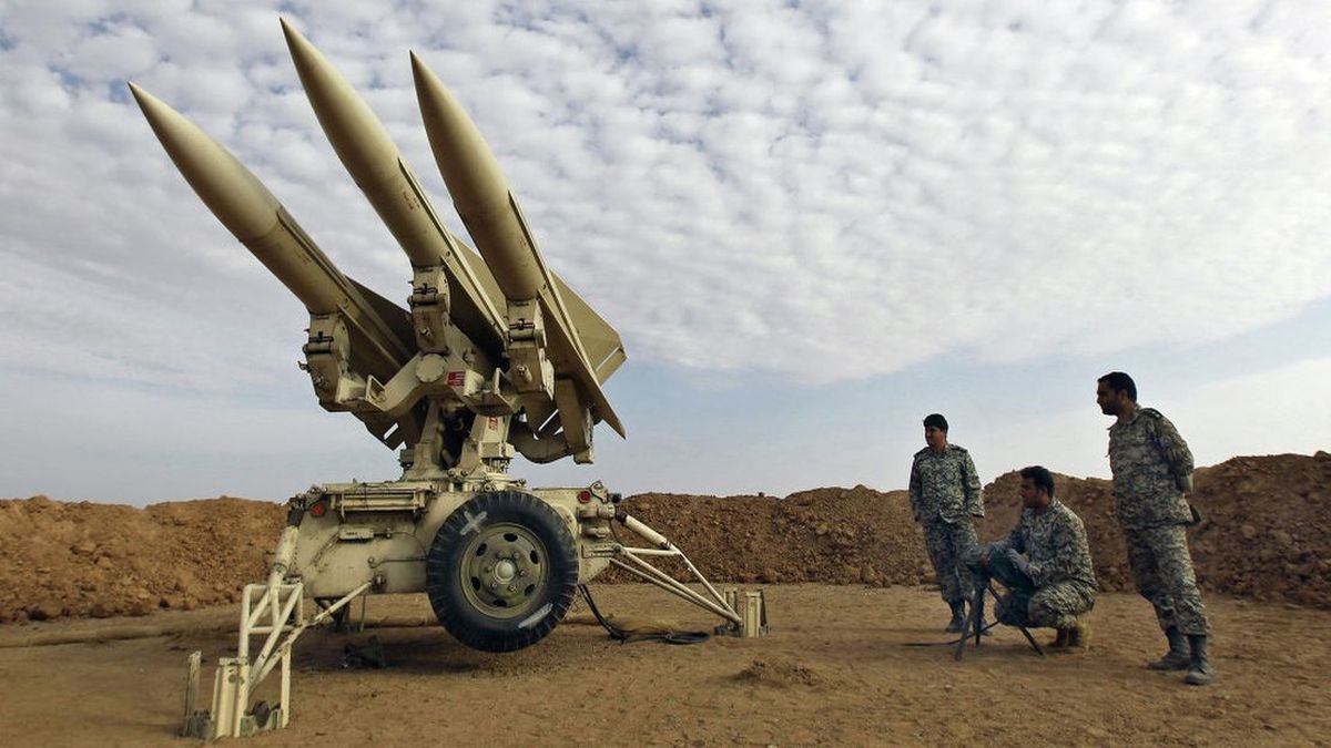Iran responded to Israel’s attack and launched missiles towards its territory: the defenses were activated