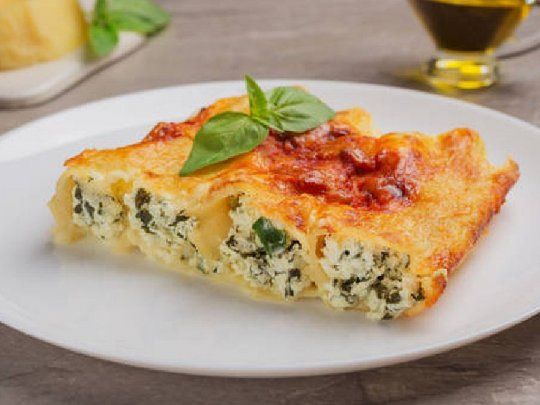 Receta de canelones rellenos con ricota y verdura.