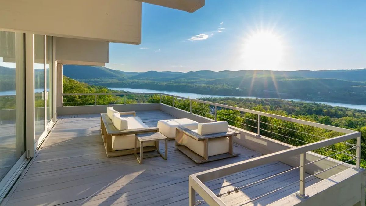 Sauna, spa, office, indoor pool and terrace: Sylvester Stallone’s former mansion sells for .3 million in New York